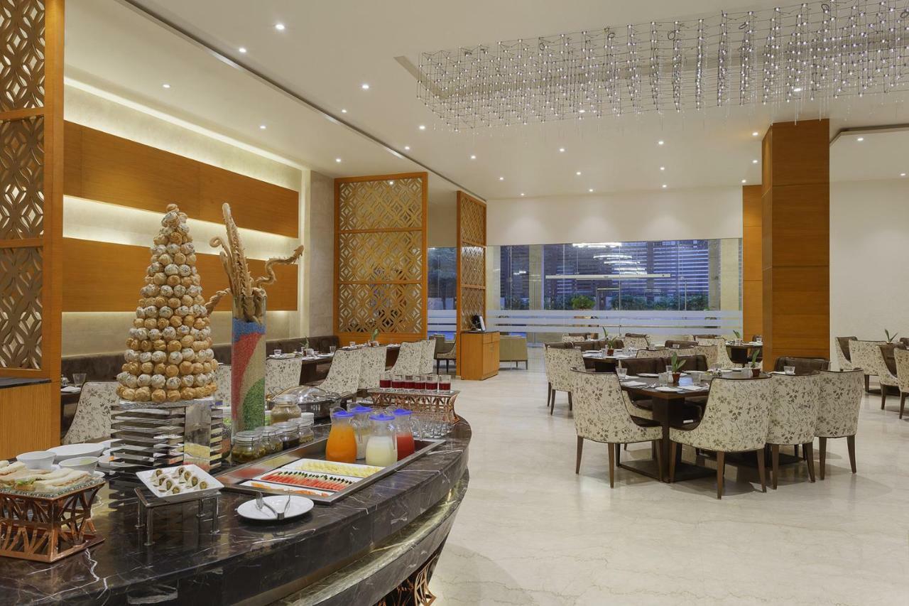 นาฏราช สโรวร ปอร์ติโก Hotel เจฮานซี ภายนอก รูปภาพ